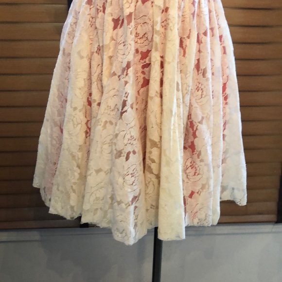 Gorgeous Chelsea & Violet Cream &Coral Lace Dress - Picture 5 of 7